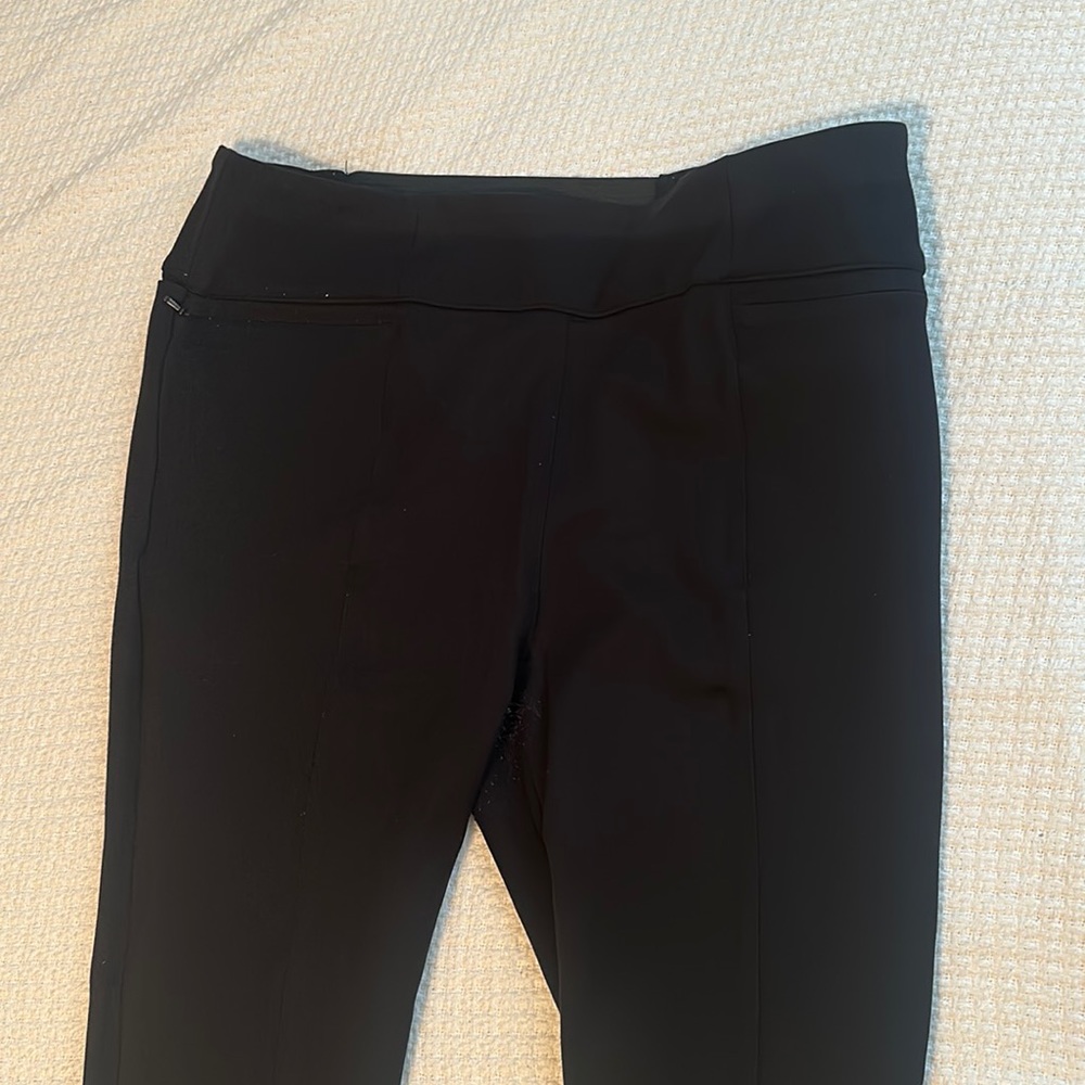Betabrand XXL short petite skinny leg like new pants in black. Has 4 pockets!!